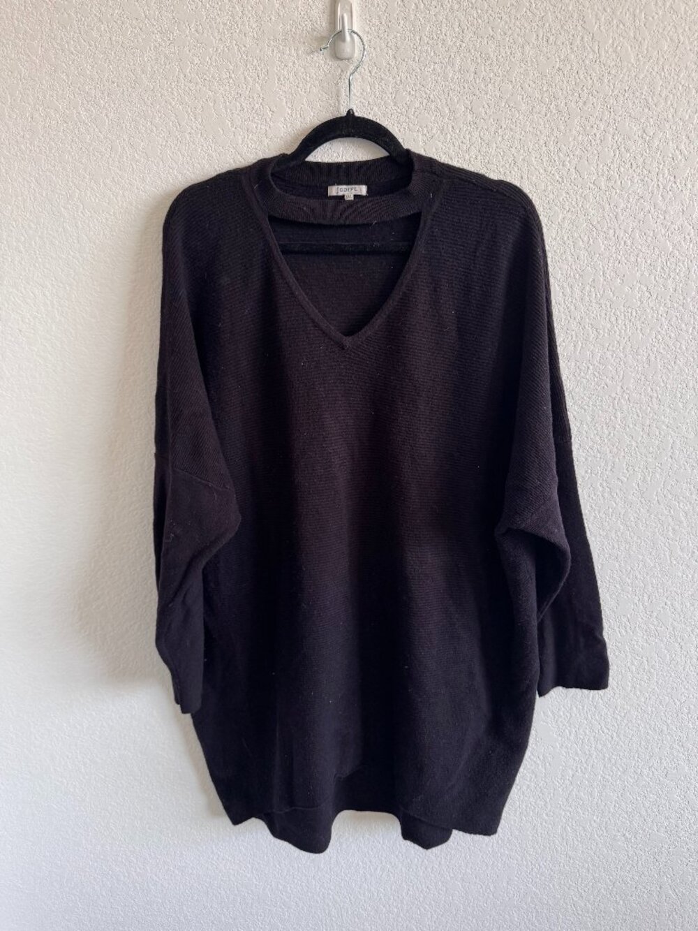 Oversized v-neck Jodifl women's sweater dress